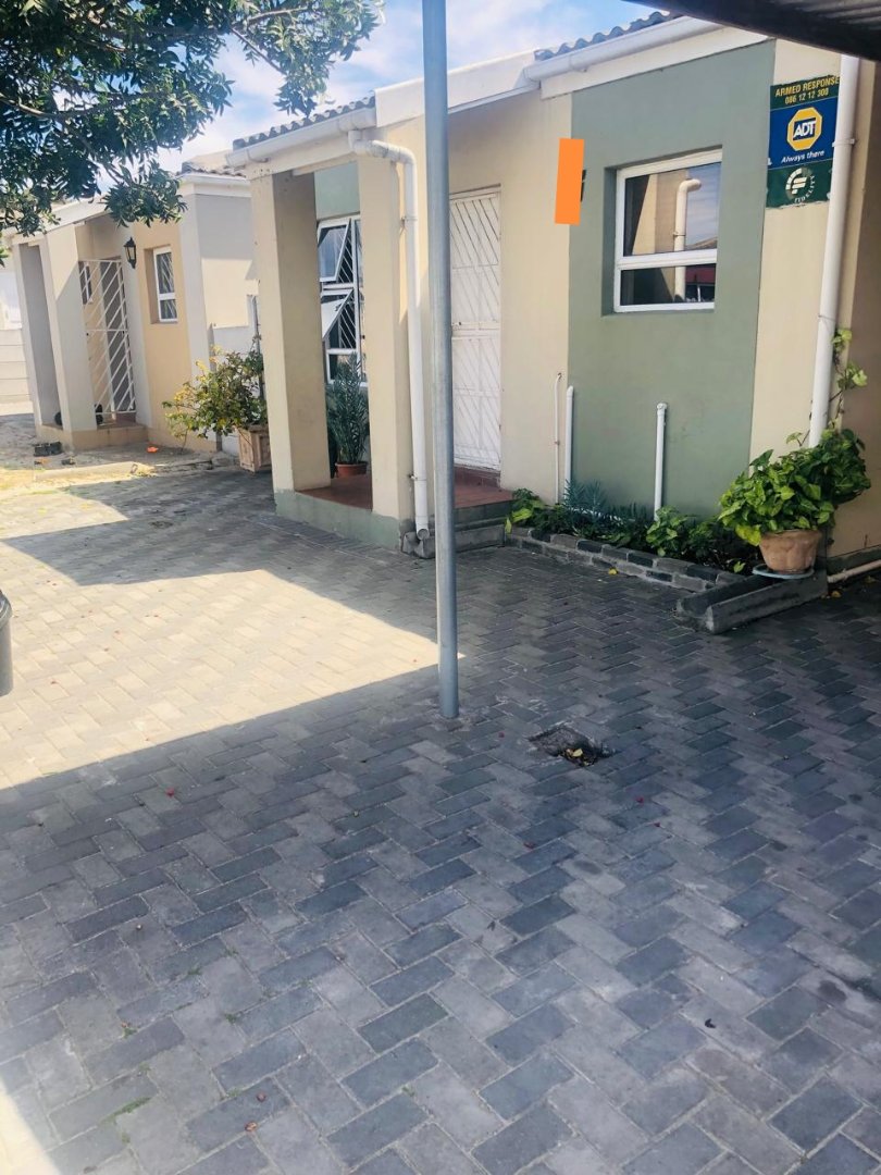 4 Bedroom Property for Sale in The Connifers Western Cape